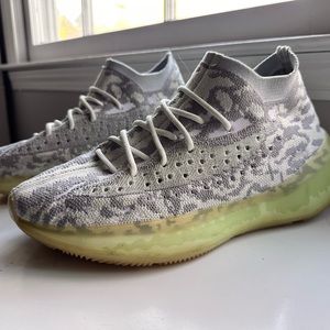 Yeezy Boost 380 "Alien Green" No Box No Insole
